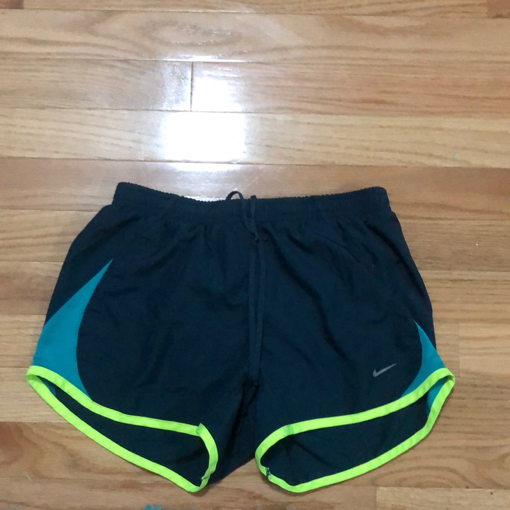 Women’s XS Nike shorts